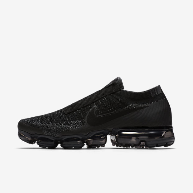 Black laceless vapormax on sale